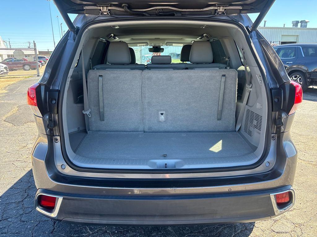used 2019 Toyota Highlander car, priced at $24,800