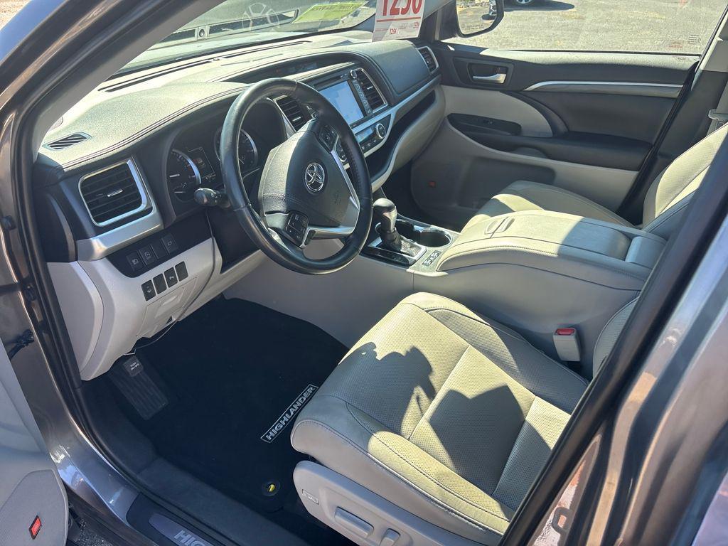 used 2019 Toyota Highlander car, priced at $24,800