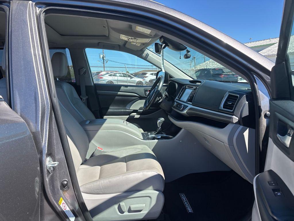 used 2019 Toyota Highlander car, priced at $24,800