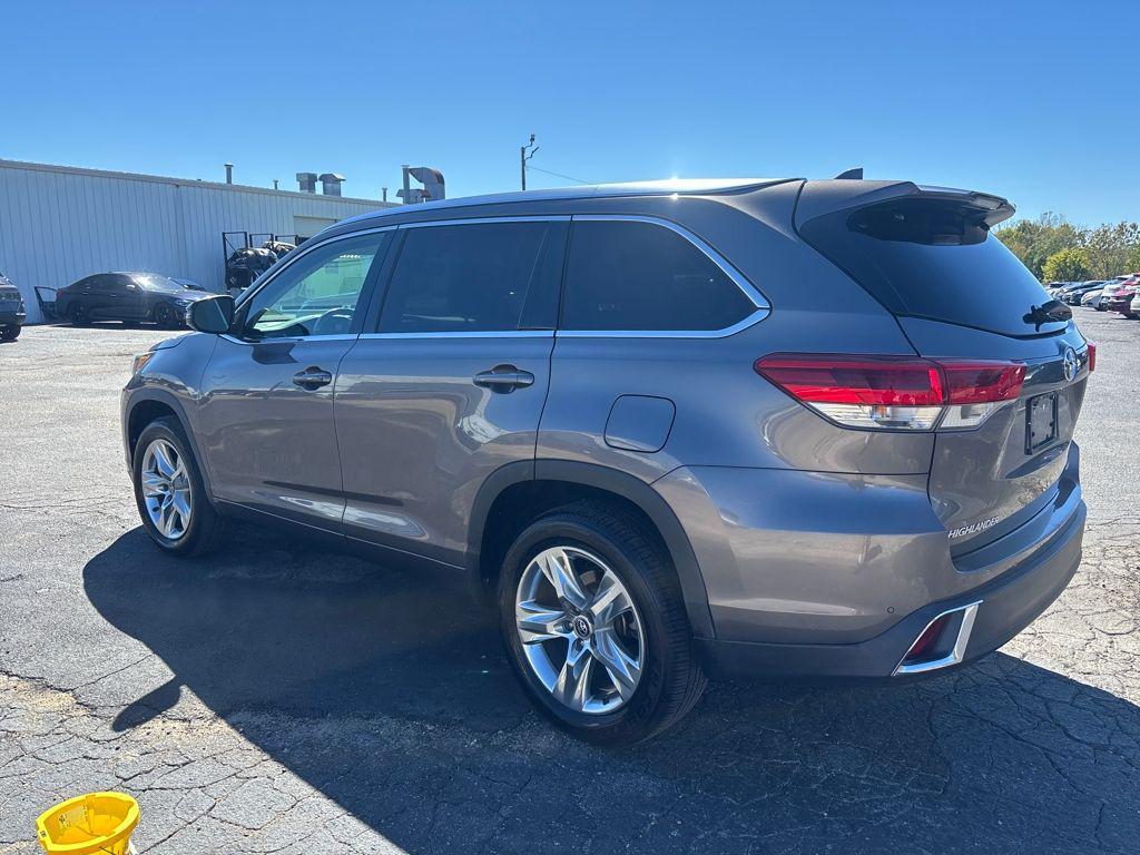 used 2019 Toyota Highlander car, priced at $24,800