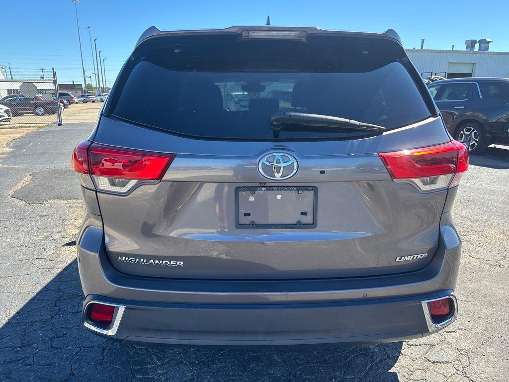 used 2019 Toyota Highlander car, priced at $24,800