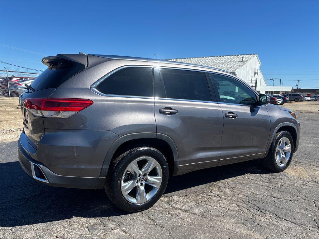 used 2019 Toyota Highlander car, priced at $24,800
