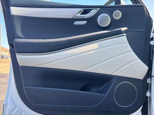 new 2025 Genesis GV80 car, priced at $82,555