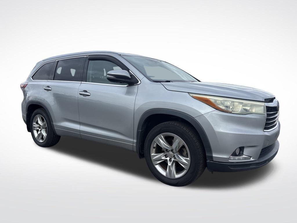 used 2015 Toyota Highlander car, priced at $15,800