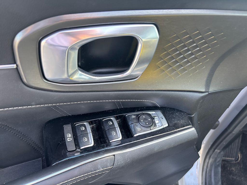 used 2023 Kia Sorento car, priced at $28,000