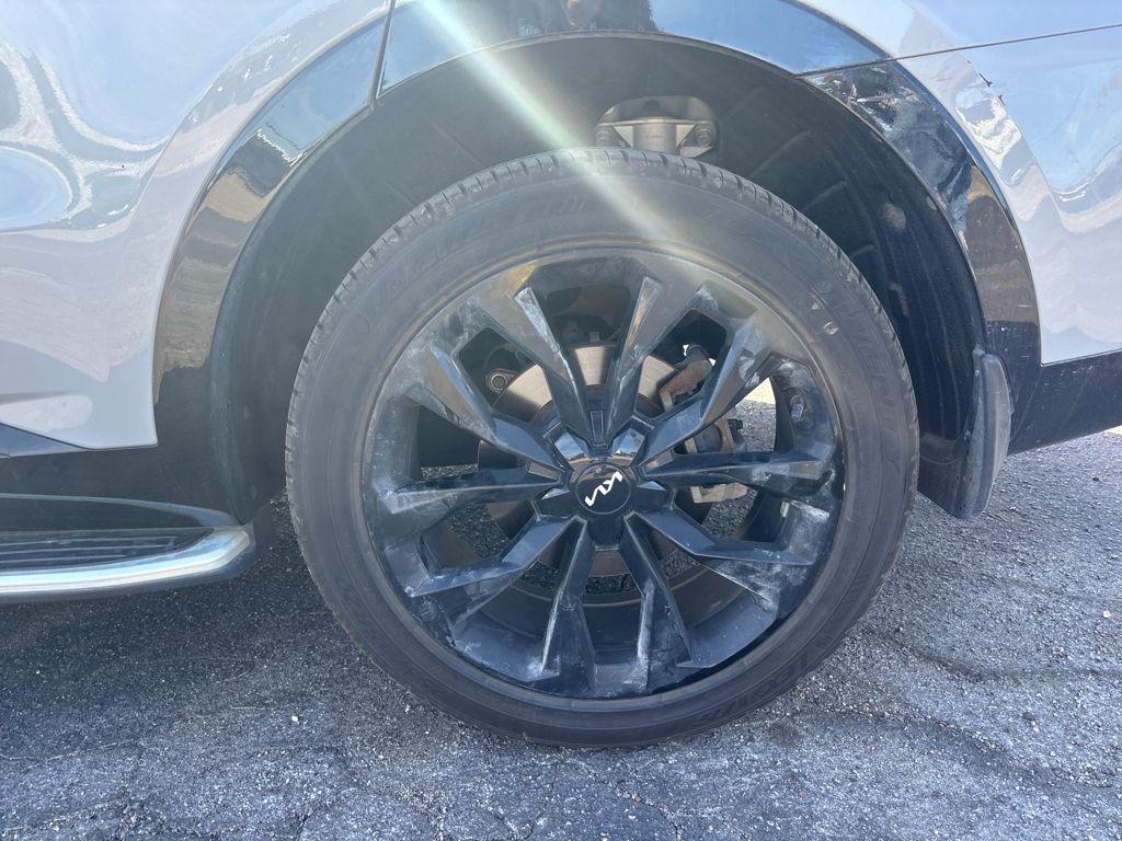 used 2023 Kia Sorento car, priced at $28,000