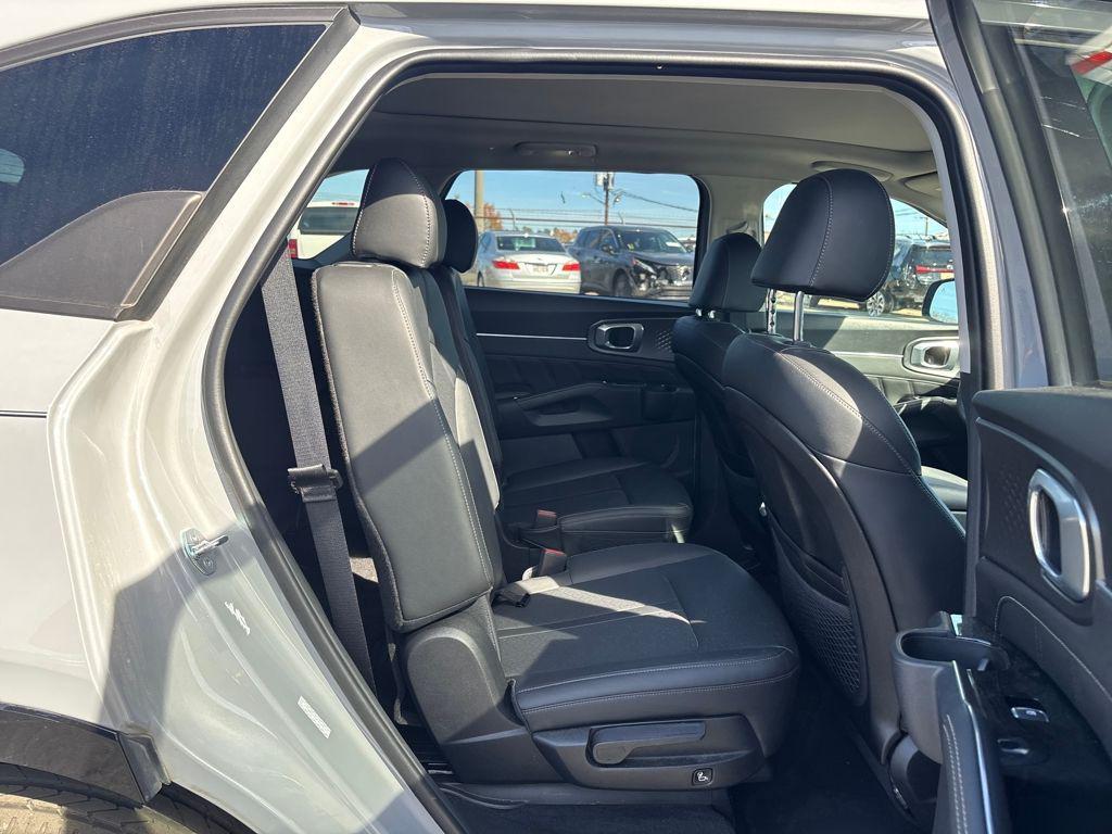 used 2023 Kia Sorento car, priced at $28,000
