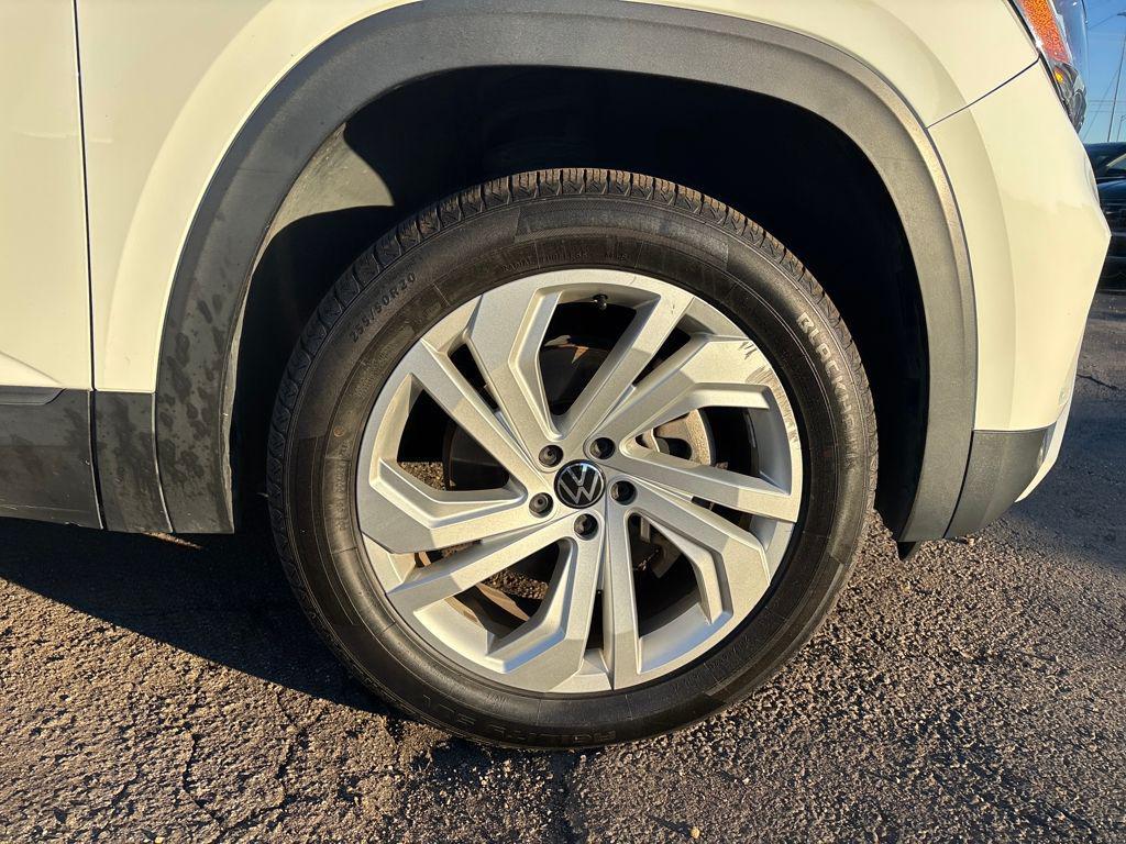 used 2021 Volkswagen Atlas car, priced at $17,000
