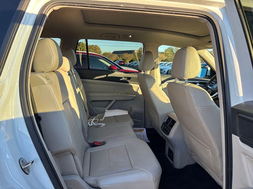 used 2021 Volkswagen Atlas car, priced at $17,000