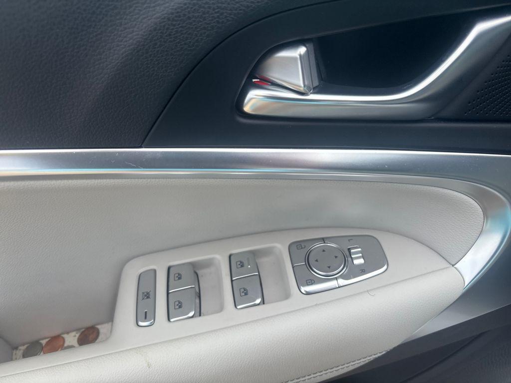 used 2025 Genesis G70 car, priced at $36,900