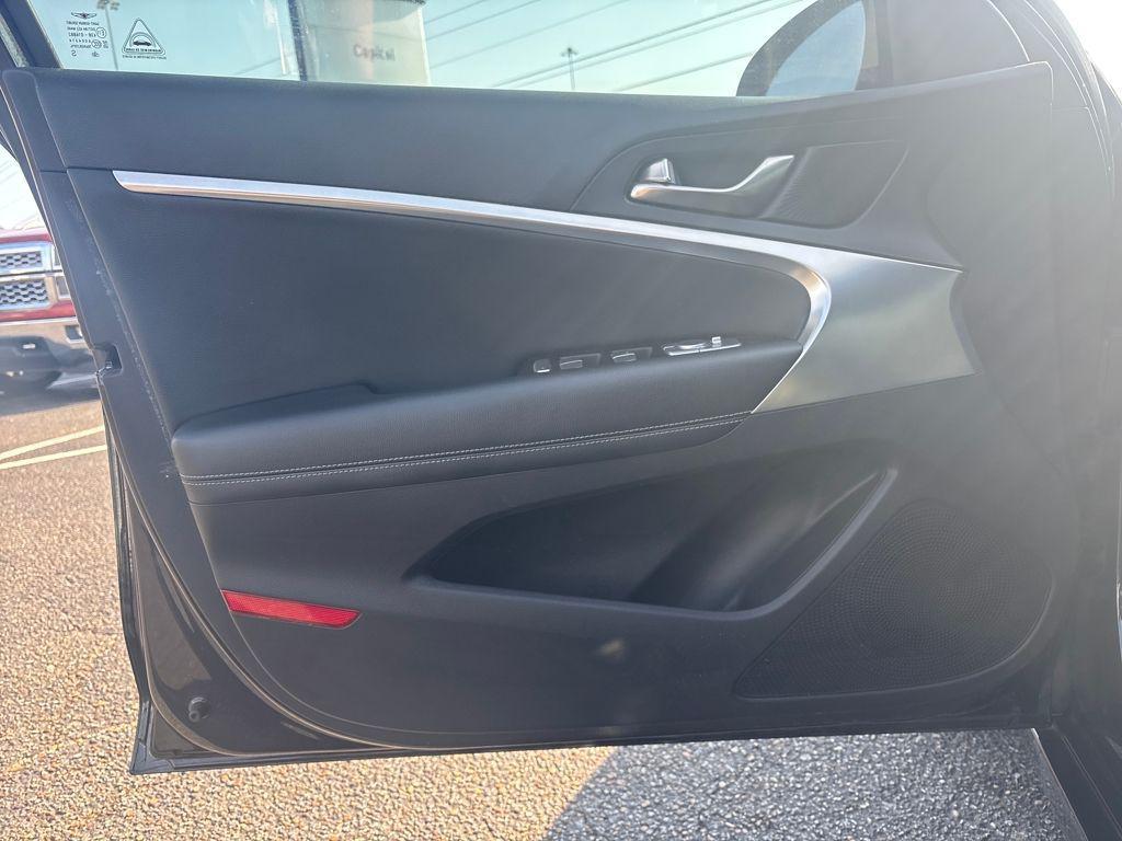 used 2019 Genesis G70 car, priced at $22,300