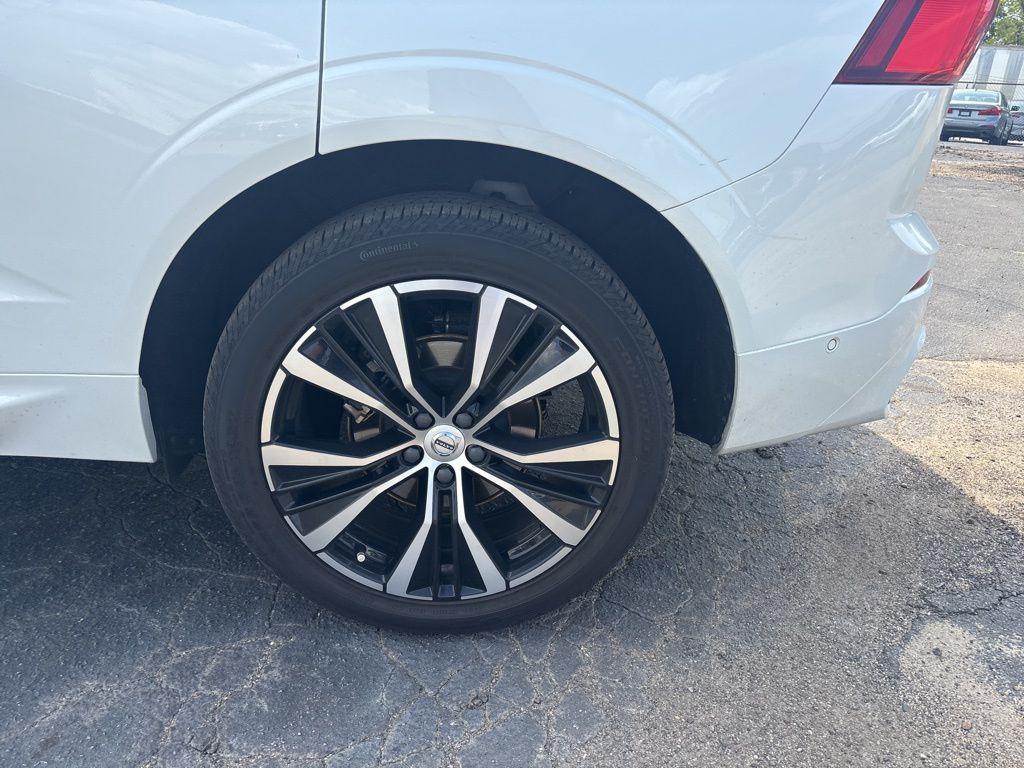 used 2023 Volvo XC60 car, priced at $31,900