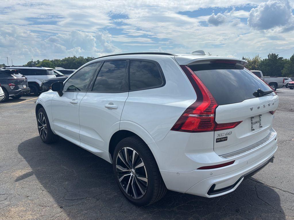 used 2023 Volvo XC60 car, priced at $31,900
