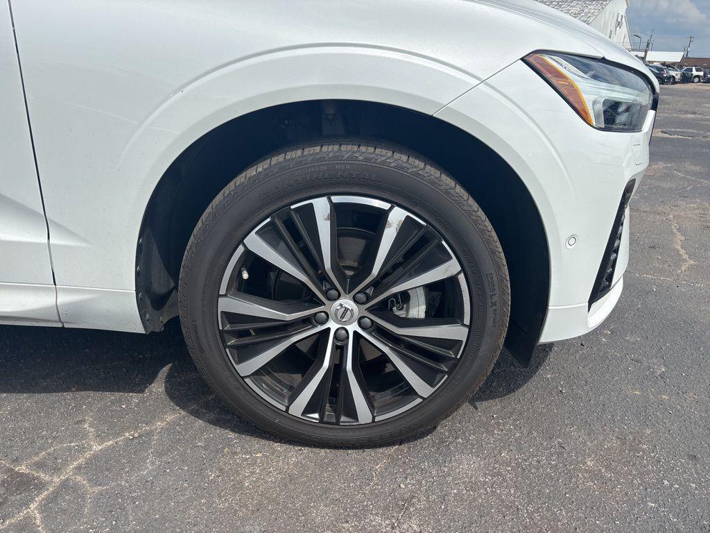 used 2023 Volvo XC60 car, priced at $31,900