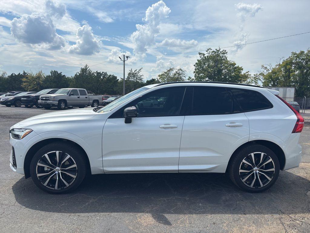 used 2023 Volvo XC60 car, priced at $31,900
