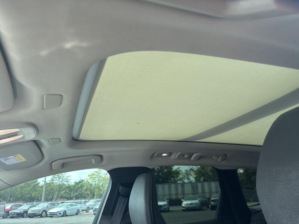 used 2023 Volvo XC60 car, priced at $31,900