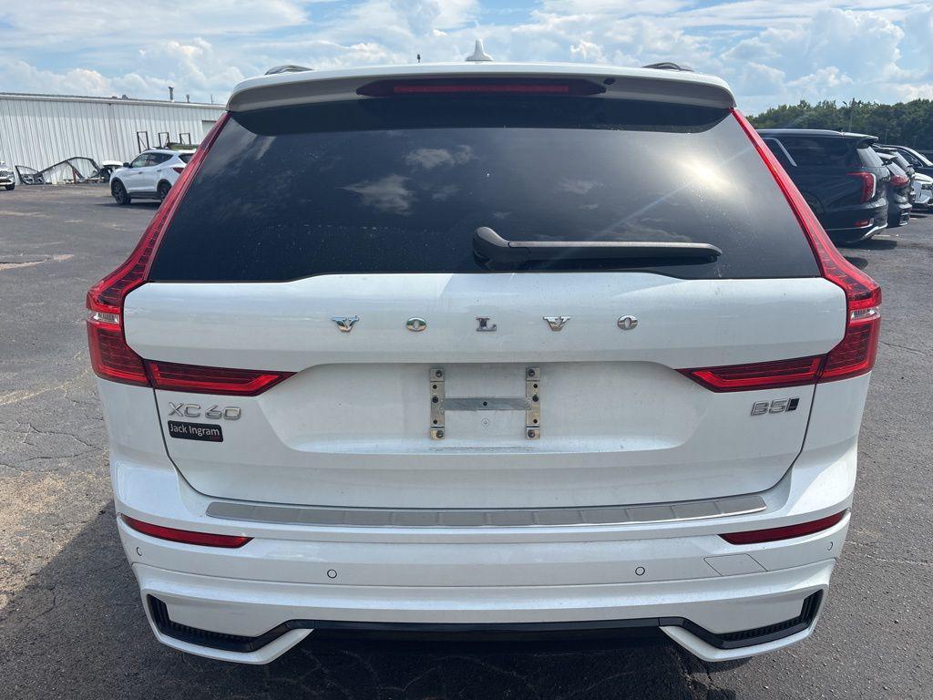 used 2023 Volvo XC60 car, priced at $31,900