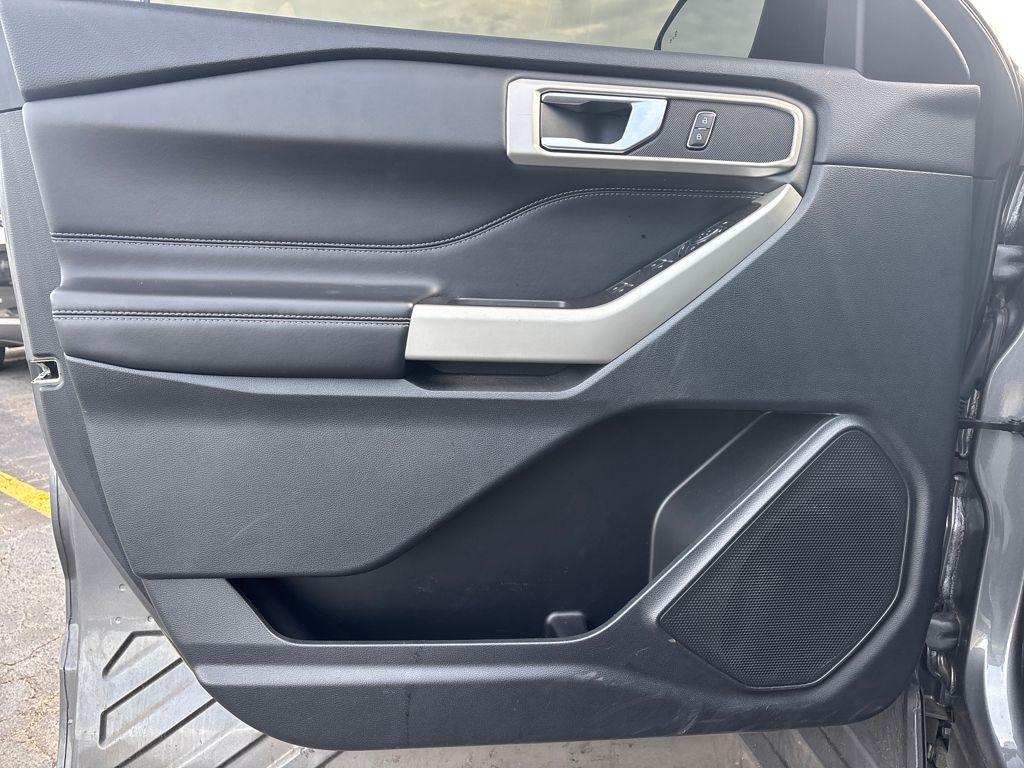 used 2023 Ford Explorer car, priced at $29,900