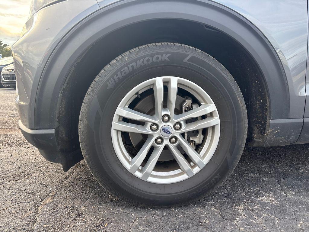 used 2023 Ford Explorer car, priced at $29,900