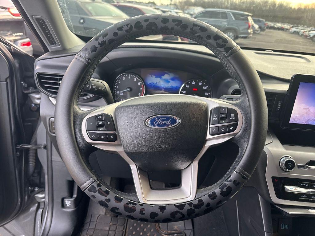 used 2023 Ford Explorer car, priced at $29,900