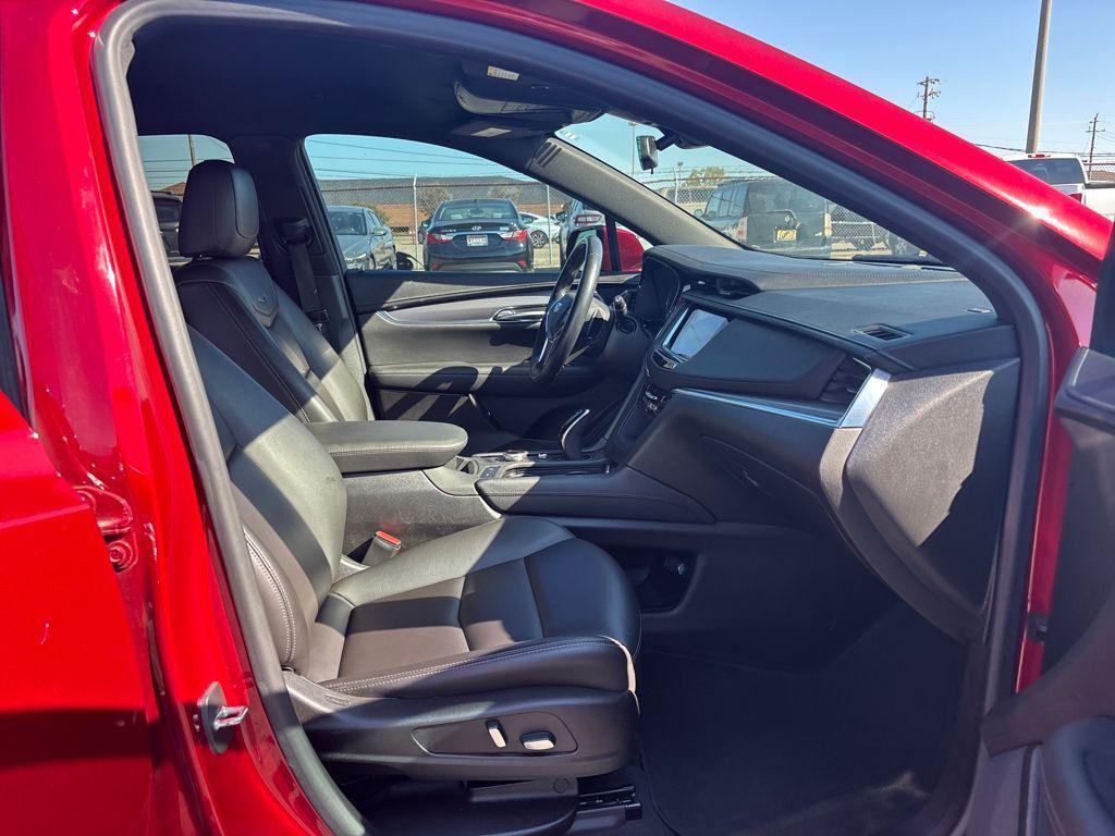 used 2021 Cadillac XT5 car, priced at $24,500