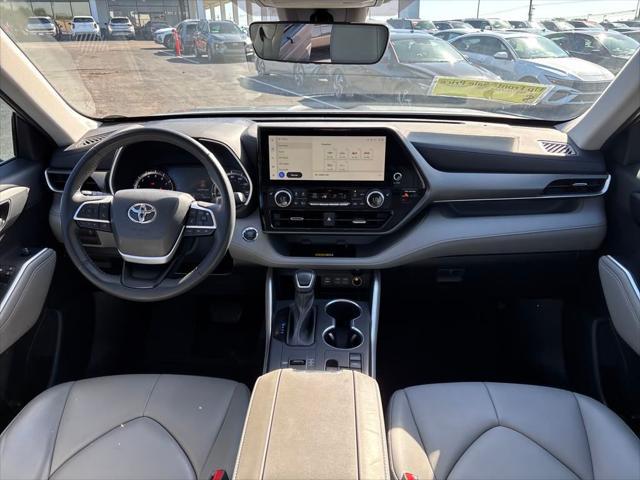 used 2023 Toyota Highlander car, priced at $36,200