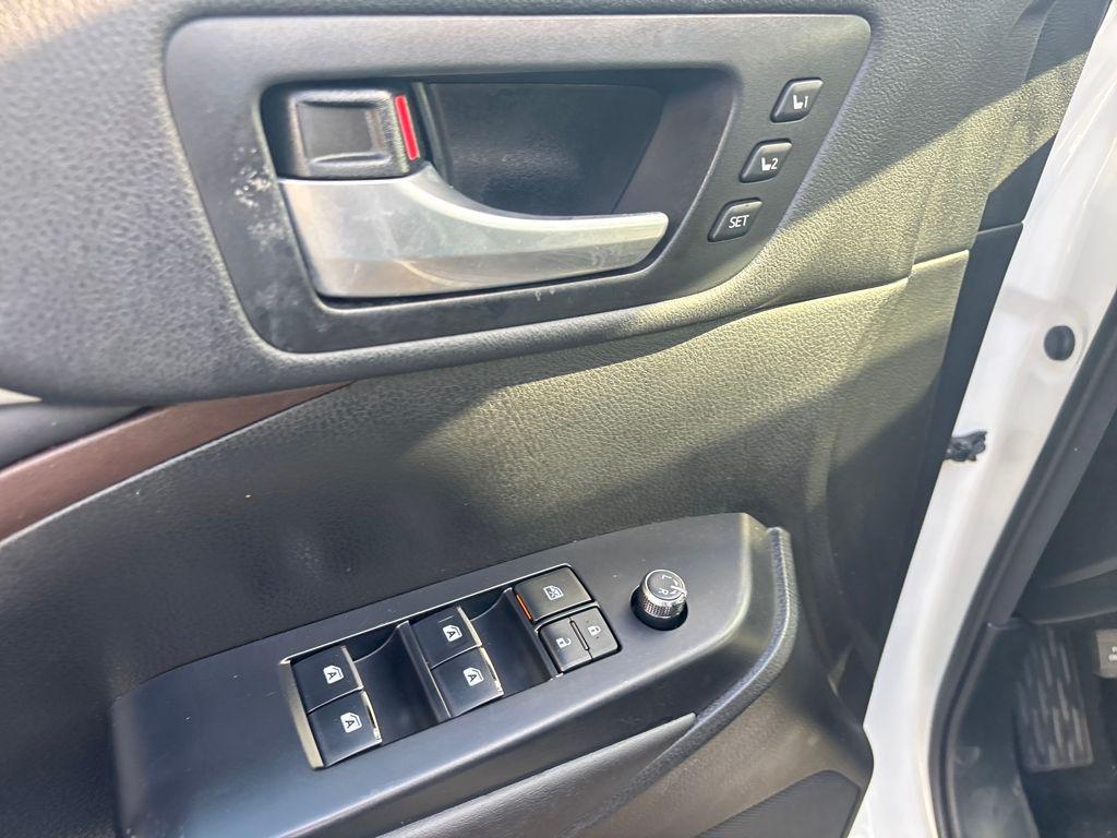 used 2017 Toyota Highlander Hybrid car, priced at $22,000