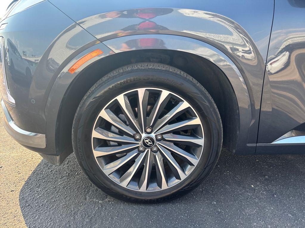 used 2024 Hyundai Palisade car, priced at $38,200