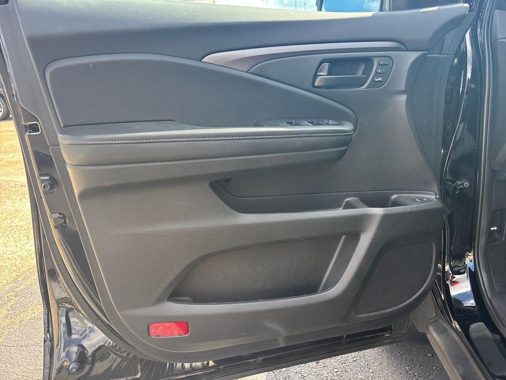 used 2022 Honda Passport car, priced at $30,900