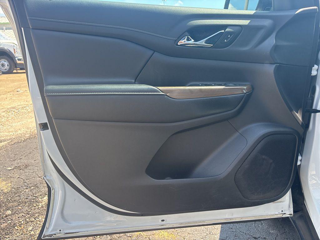 used 2021 GMC Acadia car, priced at $17,000