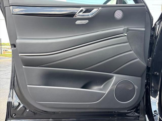 new 2025 Genesis GV80 car, priced at $61,340
