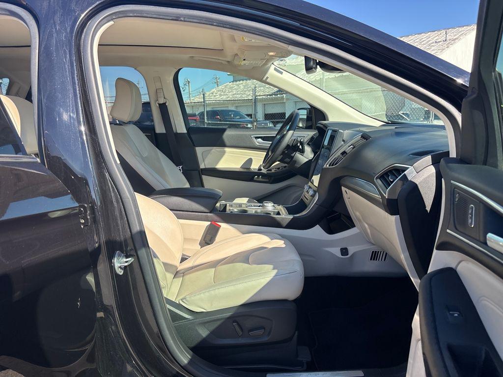 used 2022 Ford Edge car, priced at $19,000