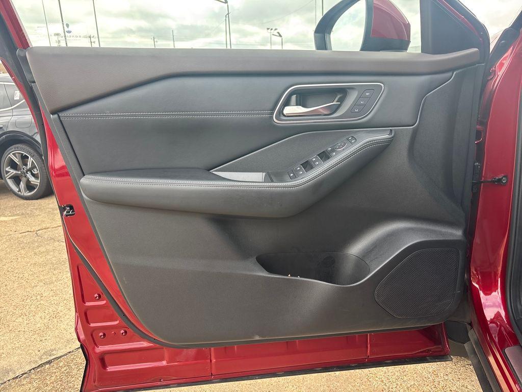 used 2023 Nissan Rogue car, priced at $26,900