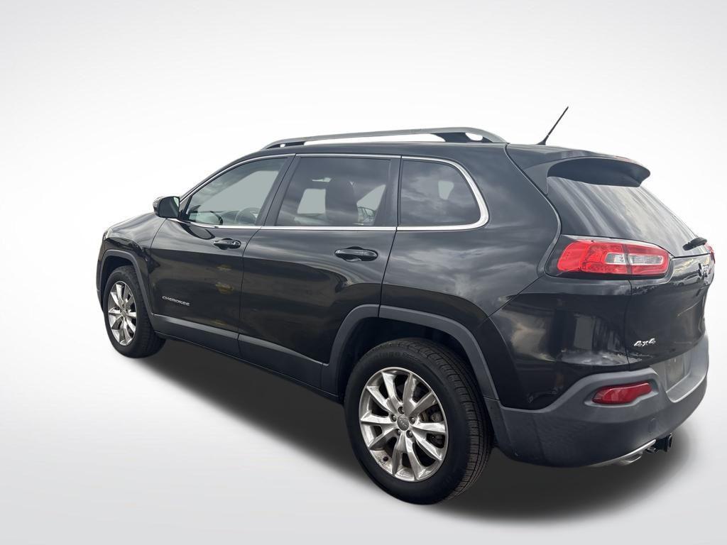 used 2014 Jeep Cherokee car, priced at $9,000