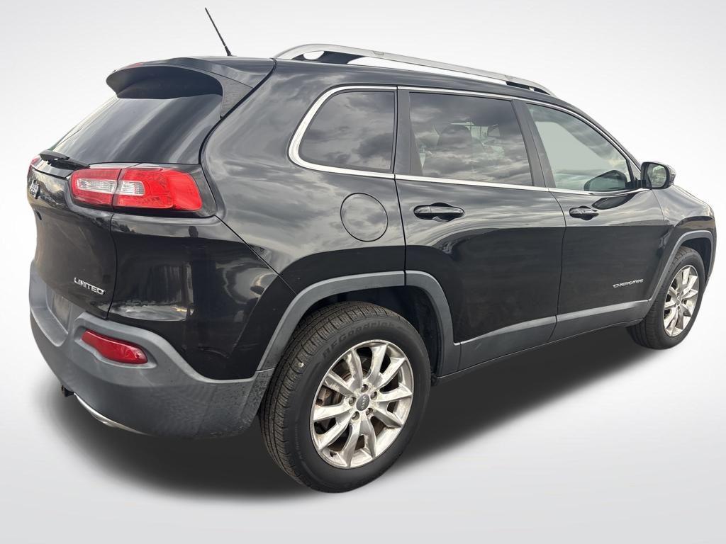 used 2014 Jeep Cherokee car, priced at $9,000