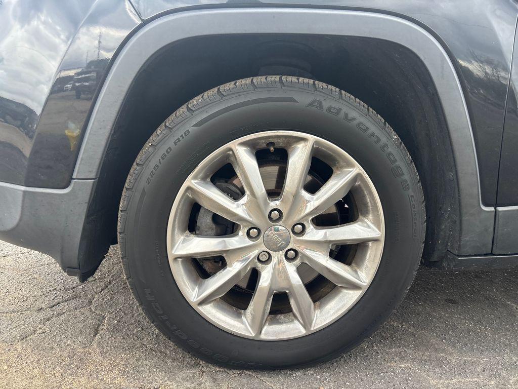 used 2014 Jeep Cherokee car, priced at $9,000