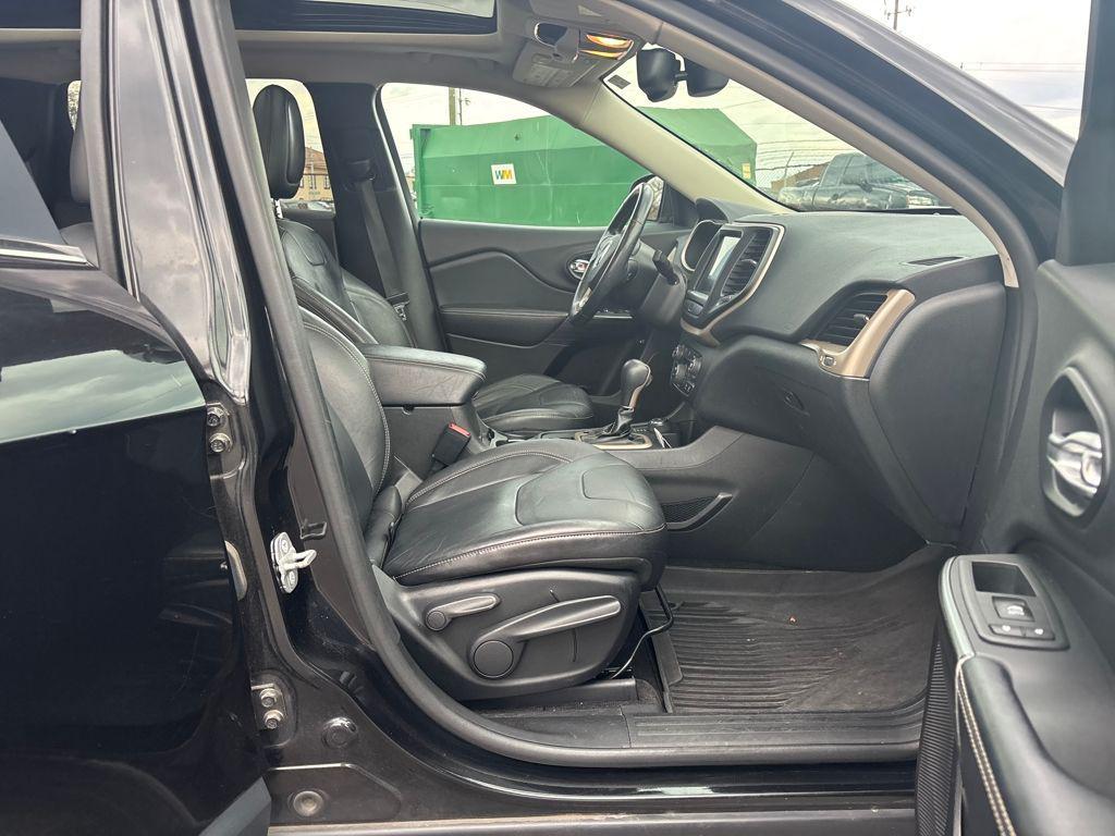 used 2014 Jeep Cherokee car, priced at $9,000