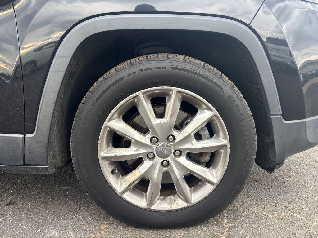 used 2014 Jeep Cherokee car, priced at $9,000