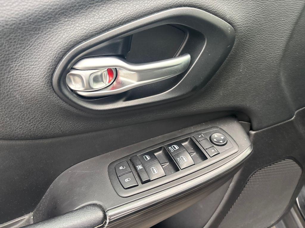 used 2014 Jeep Cherokee car, priced at $9,000