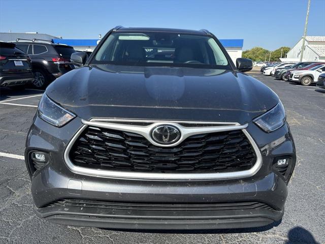 used 2021 Toyota Highlander car, priced at $30,000