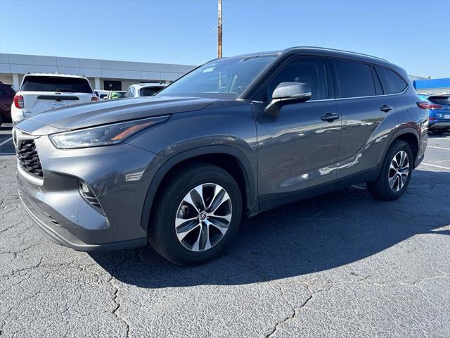 used 2021 Toyota Highlander car, priced at $30,000