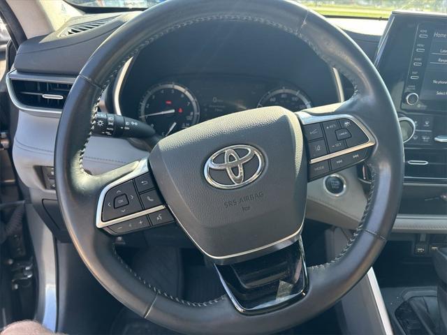 used 2021 Toyota Highlander car, priced at $30,000