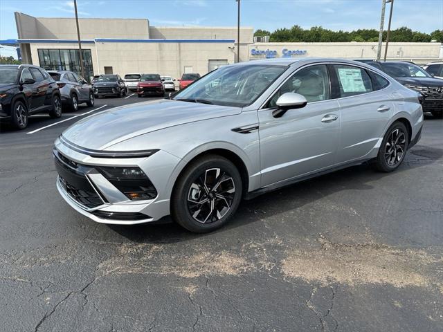 new 2024 Hyundai Sonata car, priced at $29,185