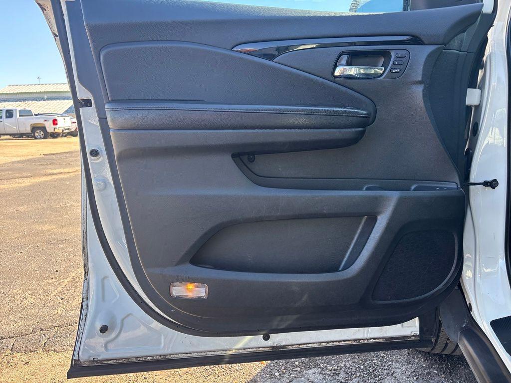 used 2016 Honda Pilot car, priced at $13,000