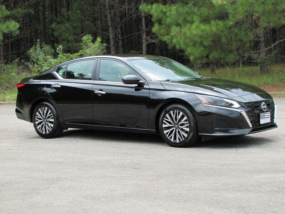 used 2023 Nissan Altima car, priced at $23,985