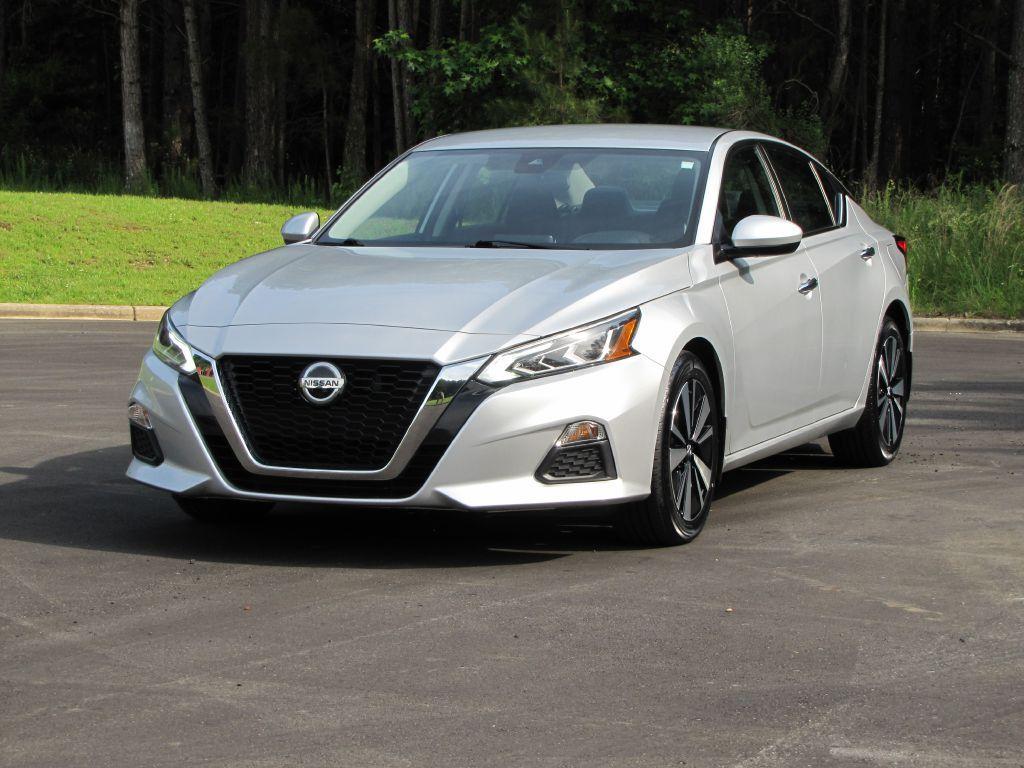 used 2022 Nissan Altima car, priced at $22,985