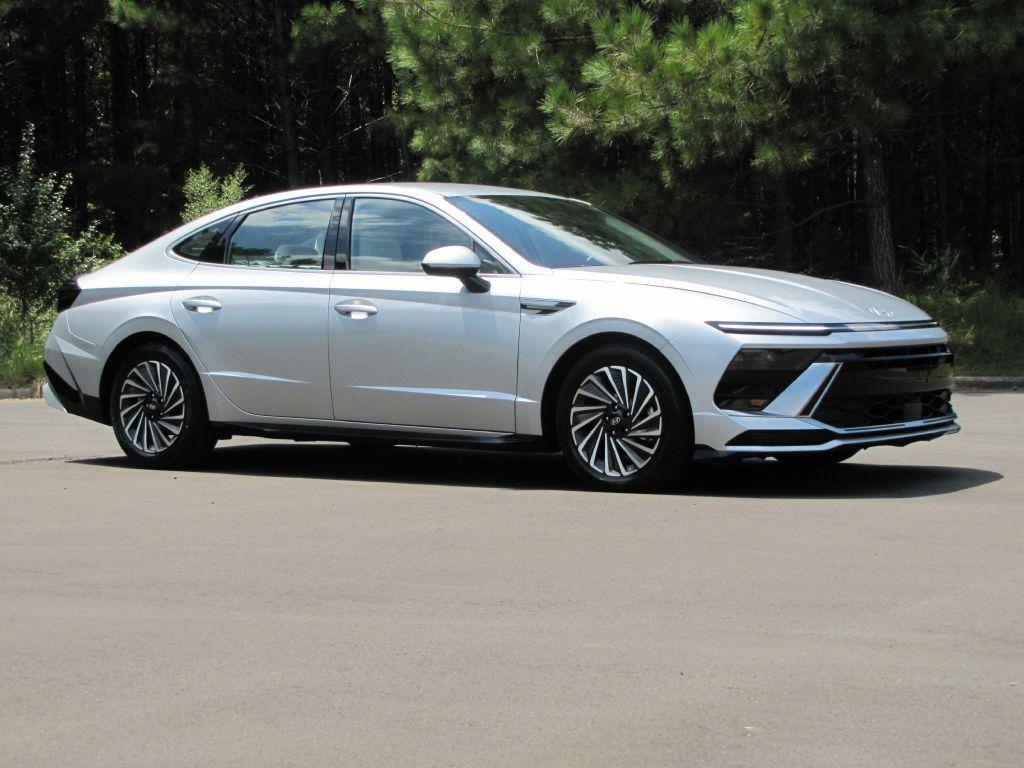 used 2024 Hyundai Sonata Hybrid car, priced at $25,965