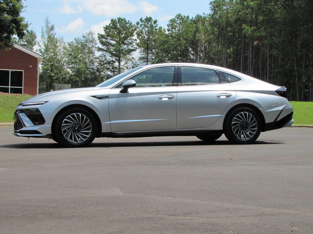 used 2024 Hyundai Sonata Hybrid car, priced at $25,965