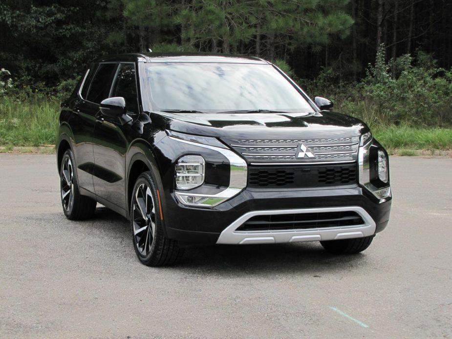 used 2023 Mitsubishi Outlander car, priced at $25,985