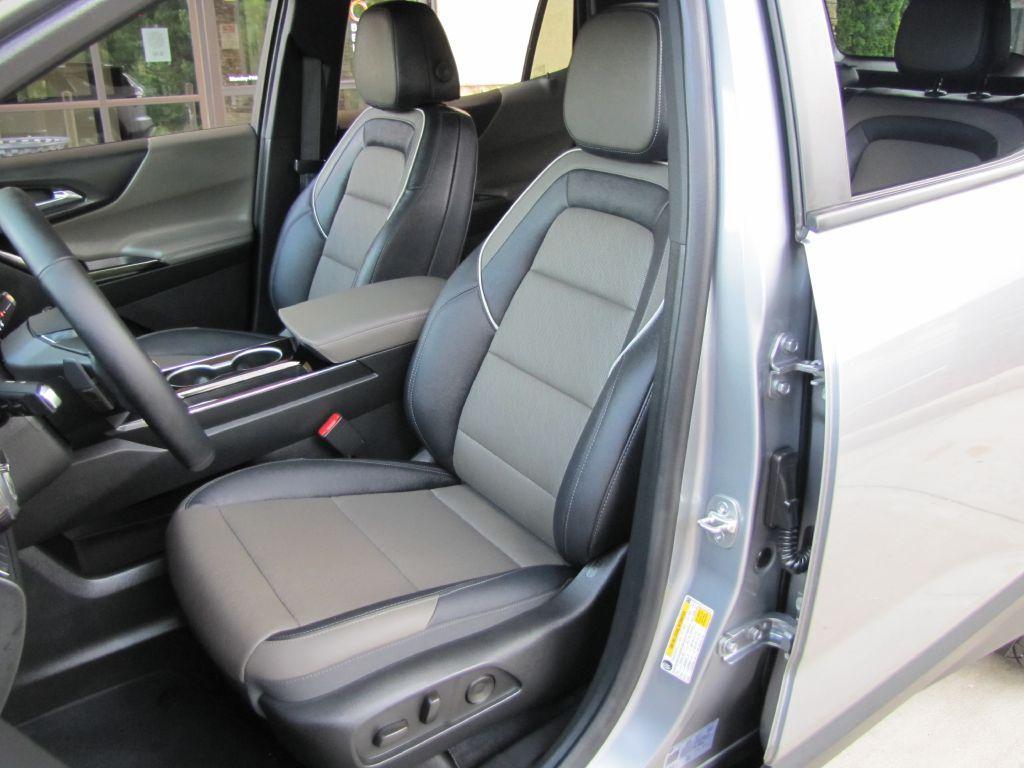 used 2025 Chevrolet Equinox car, priced at $29,865